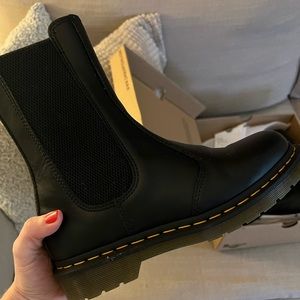 Doc Martens Chelsea Boot Platform
